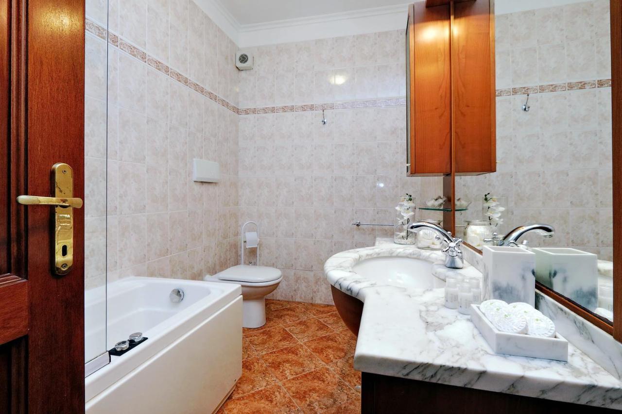 Colosseo Sunset Apartment Rome Exterior photo