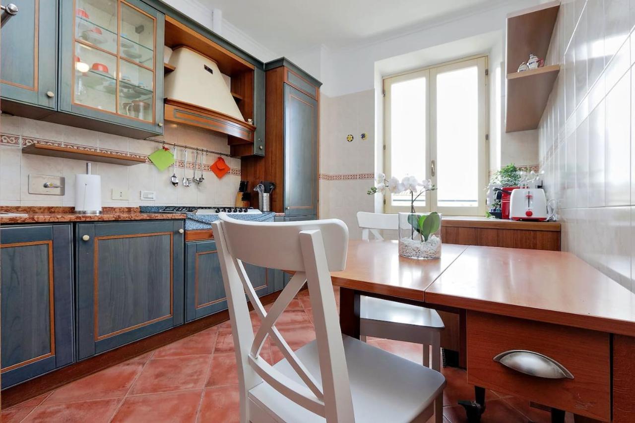 Colosseo Sunset Apartment Rome Exterior photo